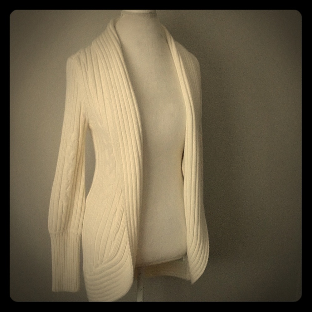 White House Black Market Shrug